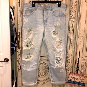 Distressed Boyfriend Cropped Jeans